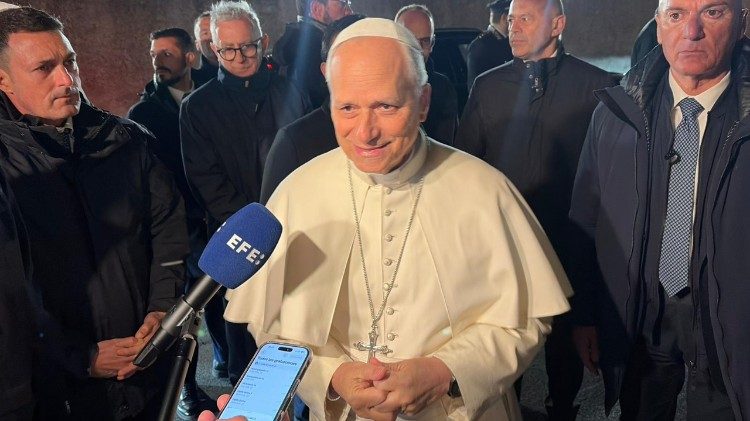 Papa uputio apel Trumpu i svjetskim vođama: Valja pronaći načine za završetak rata