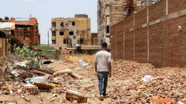 Sudán: Las heridas de Jartum tres años después del inicio de la guerra