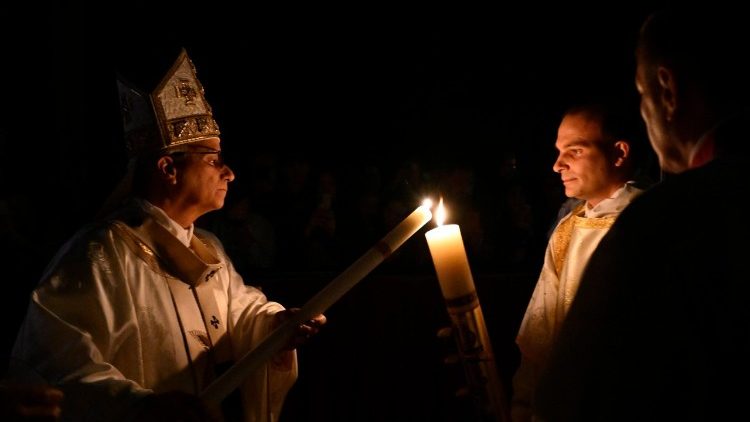 Papež: Vstali skupaj s Kristusom tudi mi lahko damo življenje novemu svetu miru in edinosti