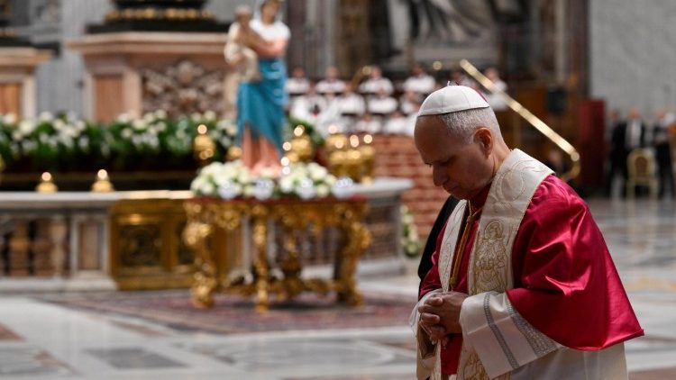 Papa: Molimo za mir i zaustavimo one koji ubijaju i žele svijet na koljenima