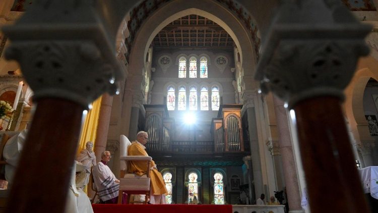 Papa na misi u Annabi: Budite ponizan i vjeran znak Kristove ljubavi