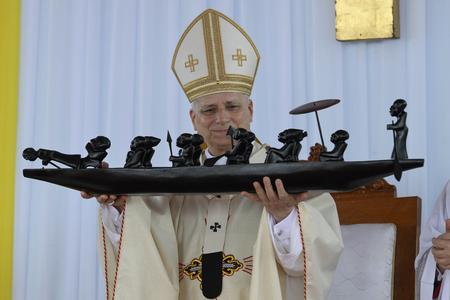 PHOTOS: Pope Leo XIV Meets With Students, Visits Hospital, Holds Stadium Mass in Cameroon