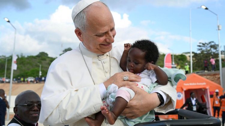 En une minute, la septième journée du Pape en Afrique