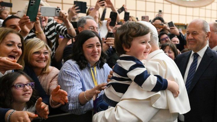 El Papa a los profesores de Religión: “El corazón habla al corazón”