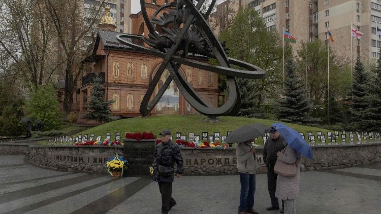 El Papa: Que todo uso de la energía atómica esté al servicio de la vida y la paz